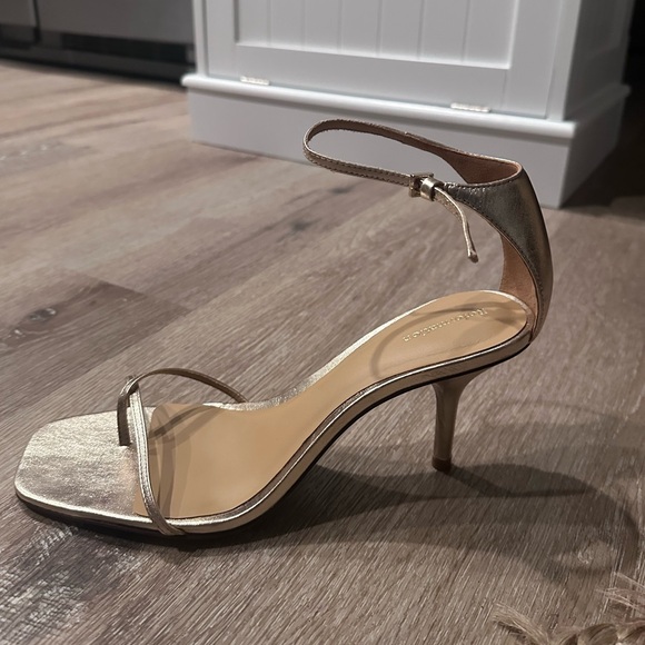 Reformation Gigi Strappy Mid Heel Sandals Gold Size 9 - Picture 10 of 10